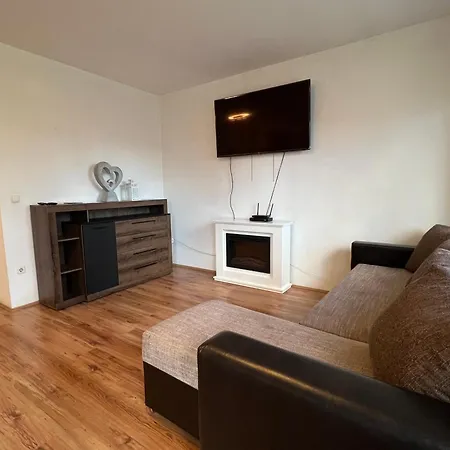 Kristaly Apartment