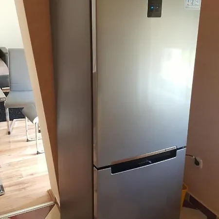 Kristaly Apartment *